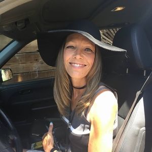 Meet your Posher, Paula